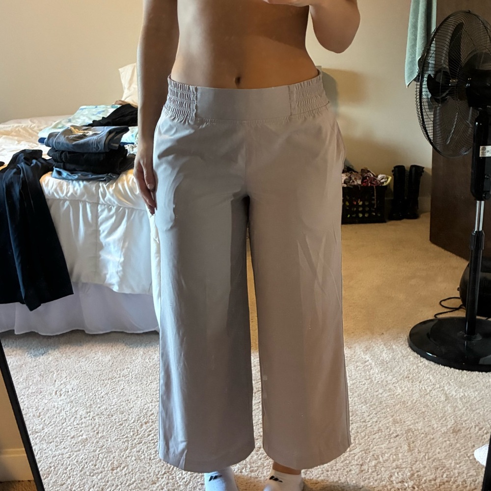 CALIA by Carrie Underwood Light Gray Crop Pants